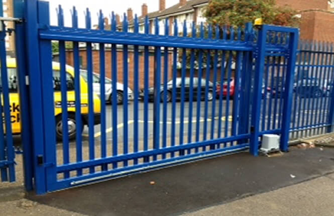 RSG3400 sliding gates on distribution centre in Morden.
