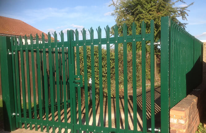 RSG3600 palisade gates and barriers on a private passageway in Mitcham.