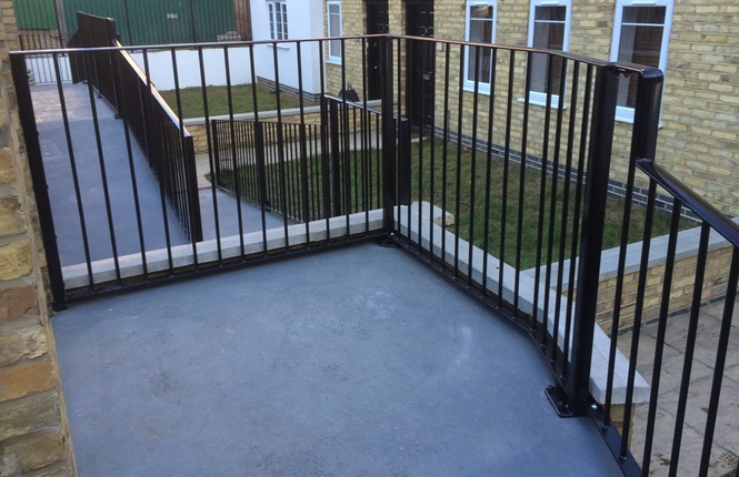 RSG4200 railings securing a residential project in South West London.